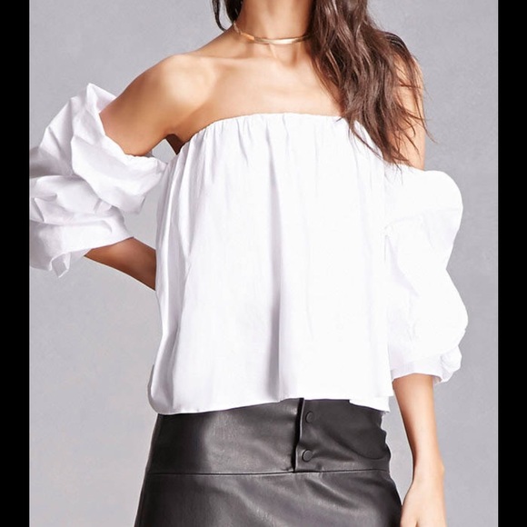 Tops - White Off Shoulder Top💕